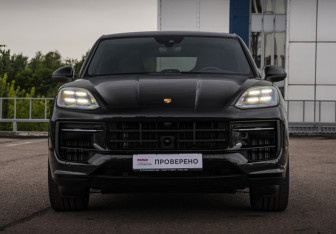 Подержанный автомобиль Porsche Cayenne 2025 года (2 фото)