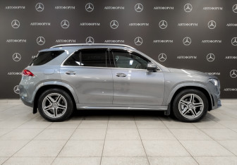 Подержанный автомобиль Mercedes-Benz GLE 2021 года (4 фото)
