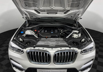 Подержанный автомобиль BMW X3 2020 года (10 фото)