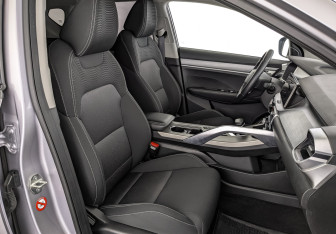 Подержанный автомобиль Geely Coolray 2023 года (24 фото)