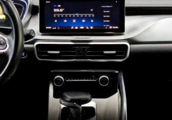 Подержанный автомобиль Geely Coolray 2022 года (15 фото)