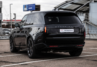 Подержанный автомобиль Land Rover Range Rover 2025 года (7 фото)
