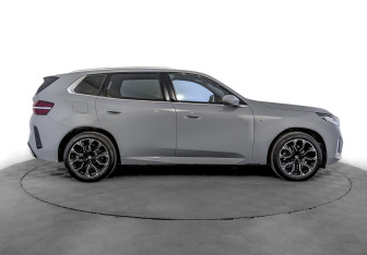 Подержанный автомобиль BMW X3 2025 года (4 фото)