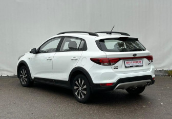 Подержанный автомобиль Kia Rio Sedan 2018 года (7 фото)