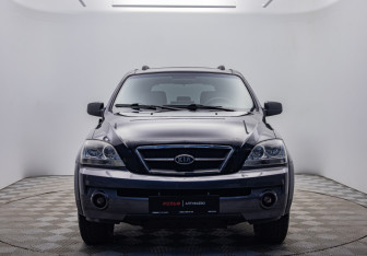 Подержанный автомобиль Kia Sorento 2006 года (8 фото)
