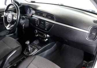 Подержанный автомобиль Kia Rio Sedan 2018 года (7 фото)