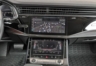 Подержанный автомобиль Audi Q7 2021 года (17 фото)