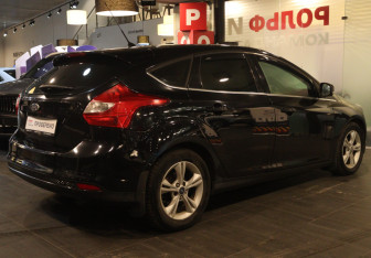Подержанный автомобиль Ford Focus Hatchback 2012 года (4 фото)