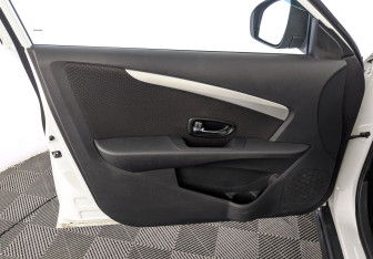 Подержанный автомобиль Nissan Almera Sedan 2018 года (19 фото)