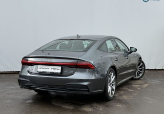 Подержанный автомобиль Audi A7 2021 года (5 фото)