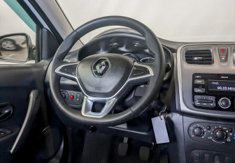 Подержанный автомобиль Renault Logan Sedan 2022 года (25 фото)
