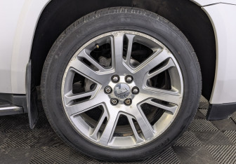 Подержанный автомобиль Cadillac Escalade Suv 2016 года (12 фото)