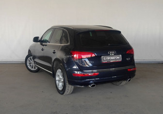 Подержанный автомобиль Audi Q5 2014 года (6 фото)