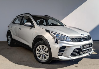 Подержанный автомобиль Kia Rio Hatchback 2021 года (3 фото)