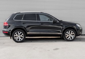 Подержанный автомобиль Volkswagen Touareg 2013 года (4 фото)
