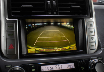 Подержанный автомобиль Toyota Land Cruiser Prado 2010 года (19 фото)