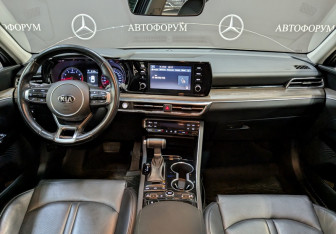 Подержанный автомобиль Kia K5 2020 года (14 фото)