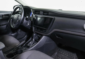 Подержанный автомобиль Toyota Corolla Sedan 2016 года (5 фото)