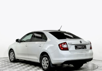 Подержанный автомобиль Skoda Rapid Liftback 2019 года (7 фото)