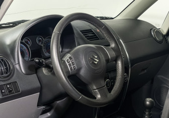 Подержанный автомобиль Suzuki SX4 Hatchback 2013 года (13 фото)