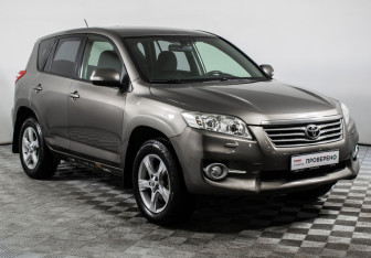 Подержанный автомобиль Toyota RAV4 2011 года (3 фото)