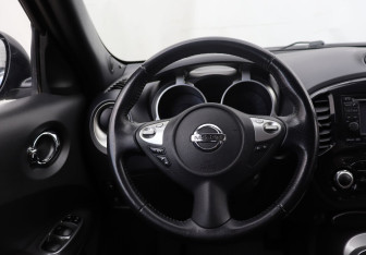 Подержанный автомобиль Nissan Juke 2011 года (13 фото)