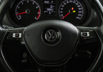 Подержанный автомобиль Volkswagen Polo Sedan 2018 года (12 фото)