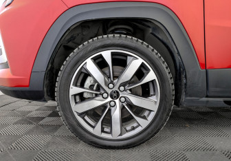 Подержанный автомобиль Москвич 3е 2023 года (18 фото)