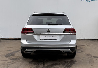 Подержанный автомобиль Volkswagen Teramont 2018 года (6 фото)