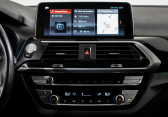 Подержанный автомобиль BMW X4 2021 года (14 фото)