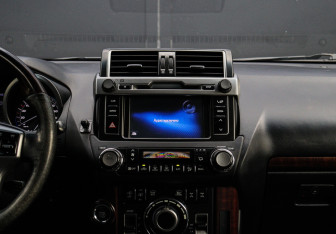 Подержанный автомобиль Toyota Land Cruiser Prado 2013 года (10 фото)