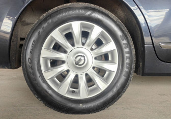 Подержанный автомобиль Nissan Teana 2011 года (18 фото)