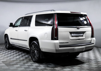 Подержанный автомобиль Cadillac Escalade Suv 2015 года (7 фото)