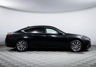 Подержанный автомобиль Lexus ES 2019 года (4 фото)