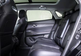 Подержанный автомобиль Changan UNI-K 2023 года (11 фото)