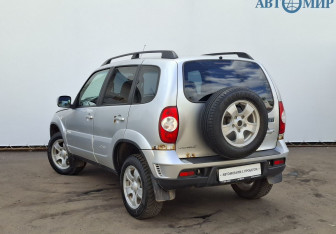 Подержанный автомобиль Chevrolet Niva 2012 года (7 фото)