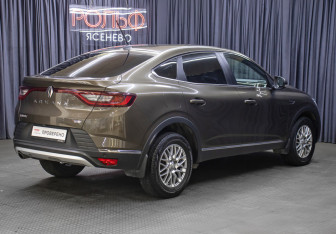 Подержанный автомобиль Renault Arkana 2019 года (5 фото)