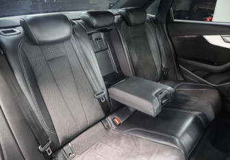 Подержанный автомобиль Audi A4 Sedan 2016 года (26 фото)