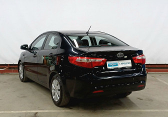 Подержанный автомобиль Kia Rio Sedan 2011 года (7 фото)