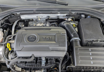 Подержанный автомобиль Skoda Superb Liftback 2016 года (9 фото)