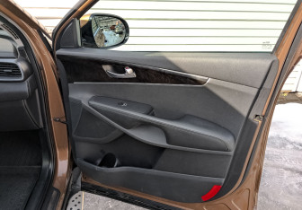 Подержанный автомобиль Kia Sorento 2017 года (24 фото)