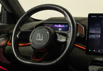 Подержанный автомобиль Zeekr 001 2023 года (16 фото)