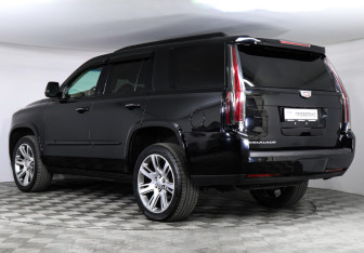 Подержанный автомобиль Cadillac Escalade Suv 2016 года (6 фото)