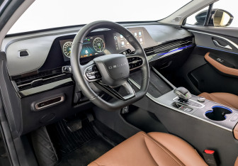 Подержанный автомобиль Omoda C5 2023 года (16 фото)
