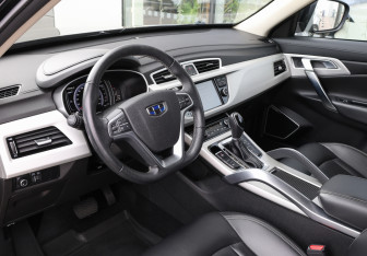 Подержанный автомобиль Geely Atlas 2021 года (17 фото)