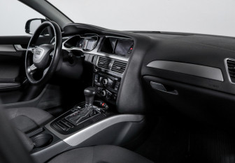 Подержанный автомобиль Audi A4 Sedan 2013 года (9 фото)