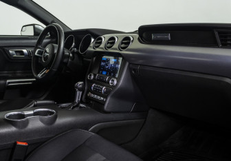 Подержанный автомобиль Ford Mustang Coupe 2019 года (9 фото)