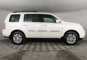 Подержанный автомобиль Honda Pilot 2014 года (4 фото)