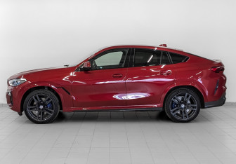 Подержанный автомобиль BMW X6 2021 года (8 фото)