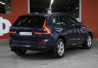 Подержанный автомобиль Volvo XC60 2021 года (5 фото)